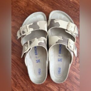 Birkenstock Men’s Arizona Soft Footbed Size 41 EU / 9 US